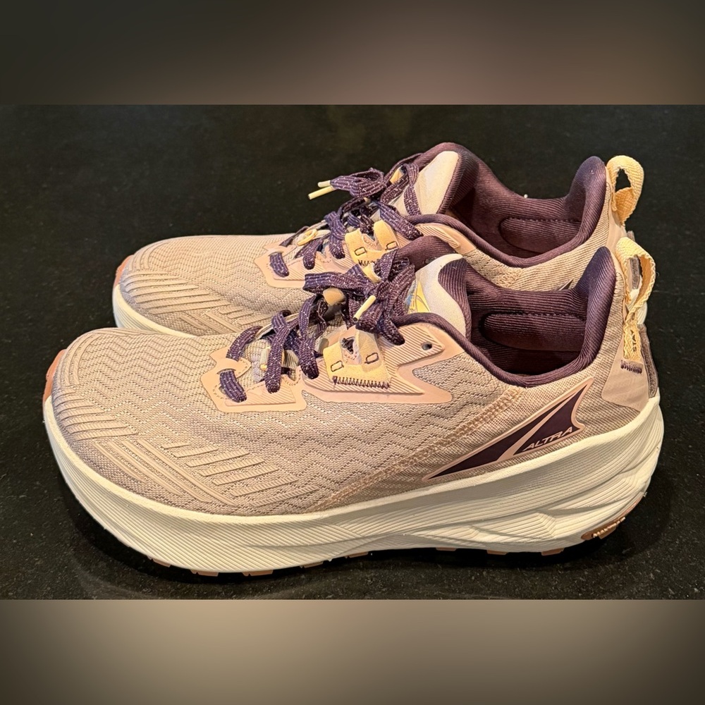 Women’s Altra Experience Wild, Size 10 - Picture 4 of 16